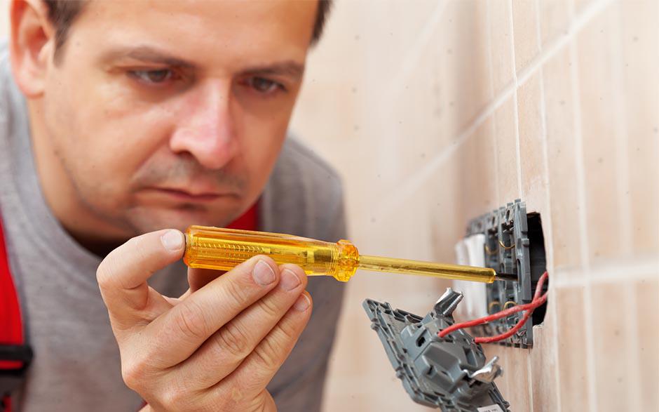 cherche électricien pas cher Évry